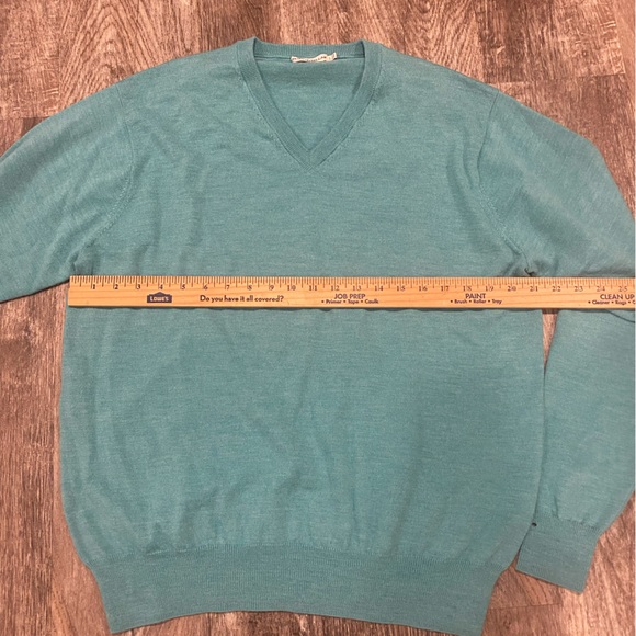 Peter Millar merino wool v neck sweater - Picture 5 of 6